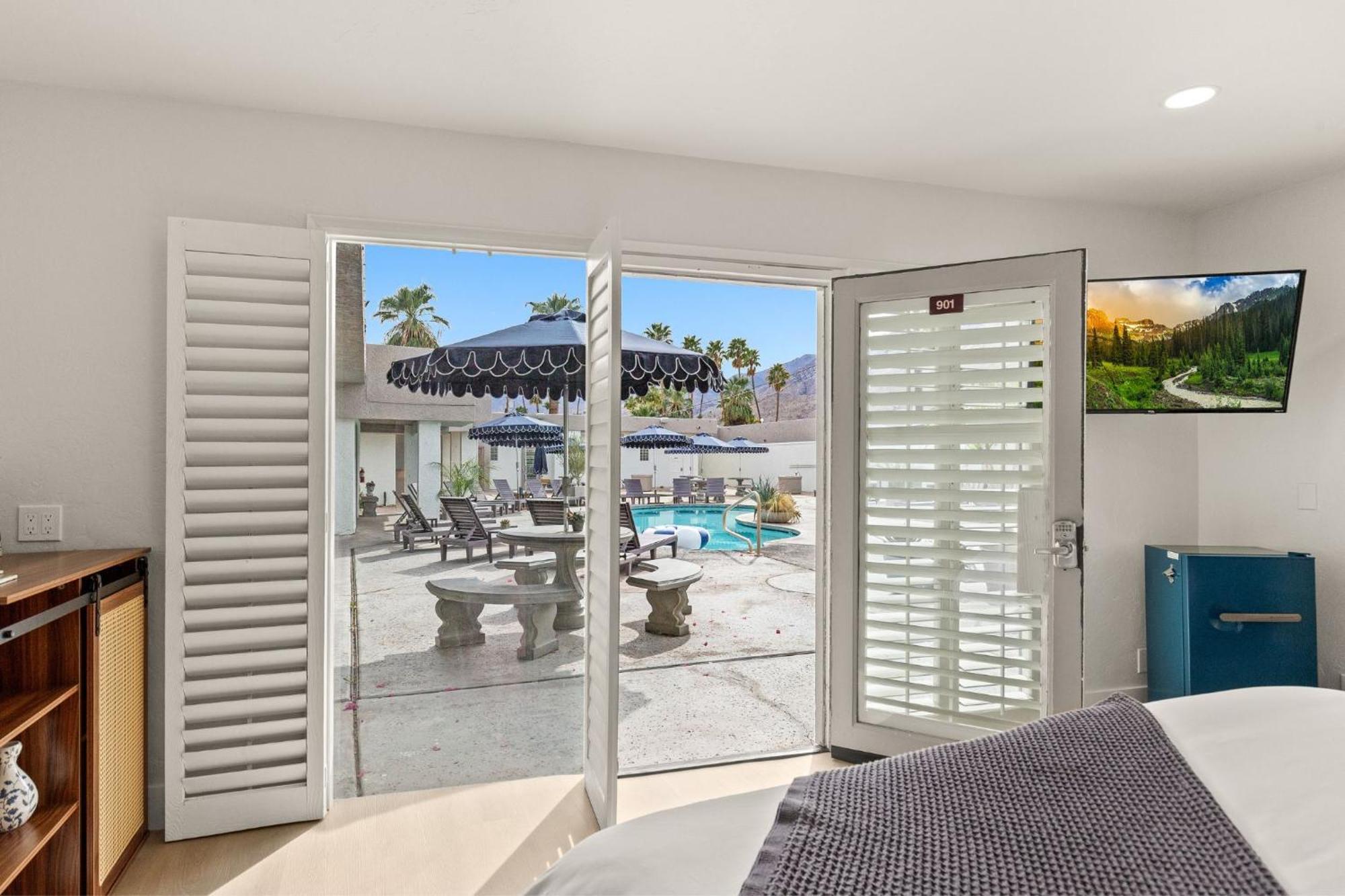 Casa Oliver Hotel & Resort - A Men'S Clothing Optional Resort In Palm Springs Bagian luar foto