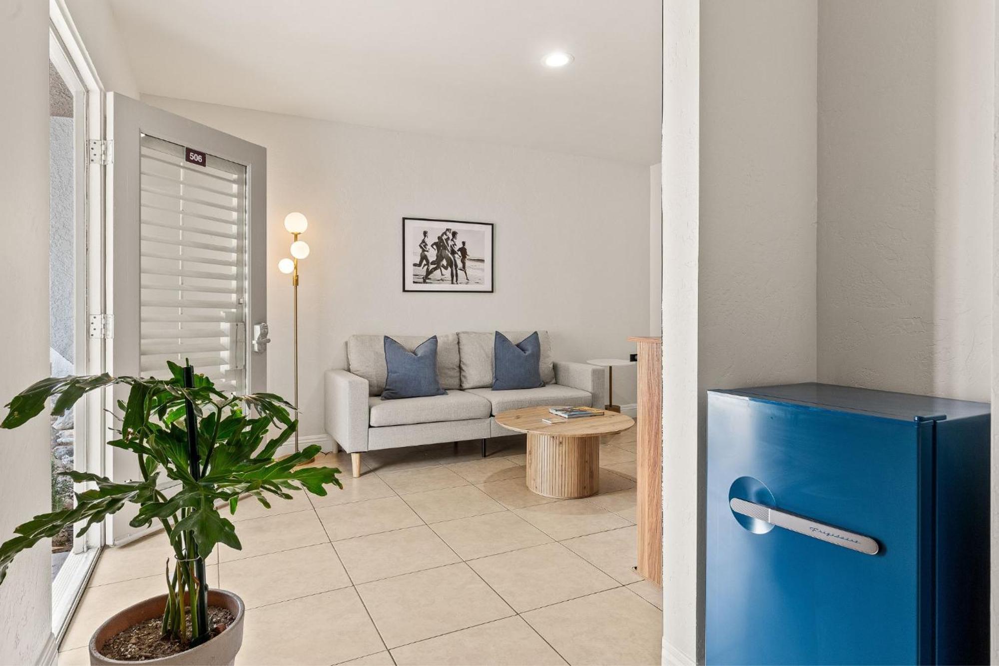 Casa Oliver Hotel & Resort - A Men'S Clothing Optional Resort In Palm Springs Bagian luar foto