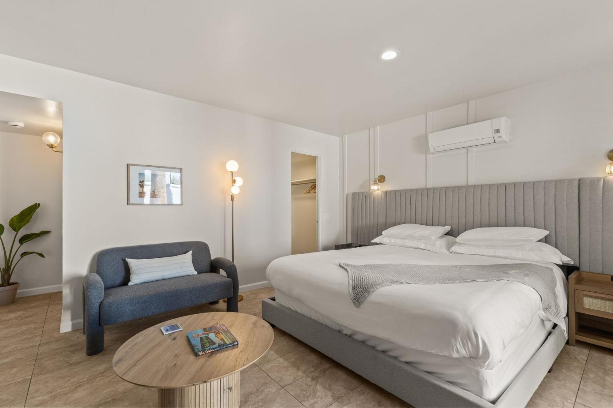 Casa Oliver Hotel & Resort - A Men'S Clothing Optional Resort In Palm Springs Bagian luar foto