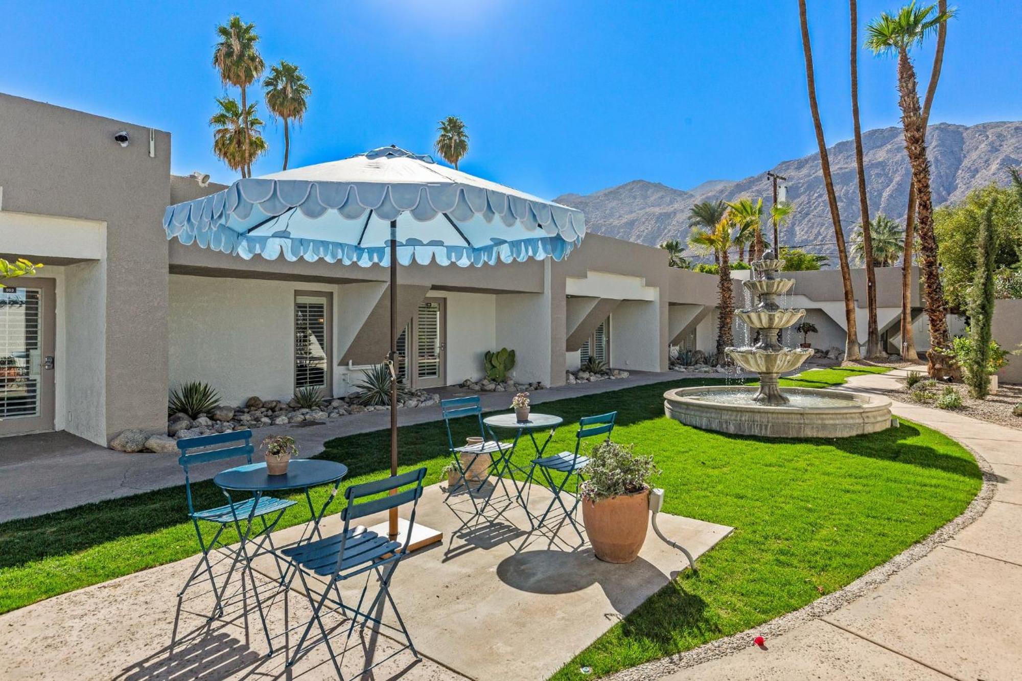Casa Oliver Hotel & Resort - A Men'S Clothing Optional Resort In Palm Springs Bagian luar foto