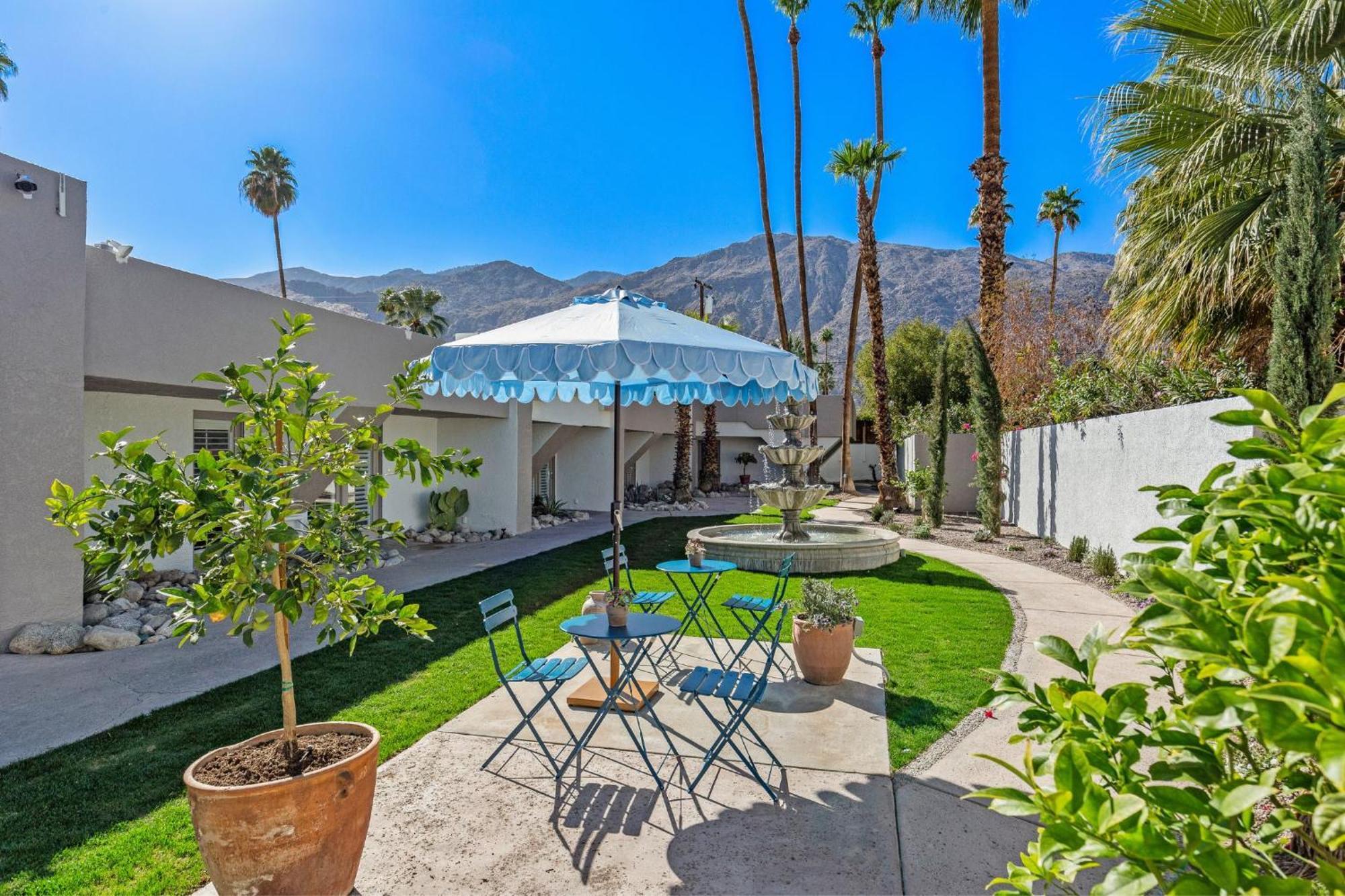 Casa Oliver Hotel & Resort - A Men'S Clothing Optional Resort In Palm Springs Bagian luar foto