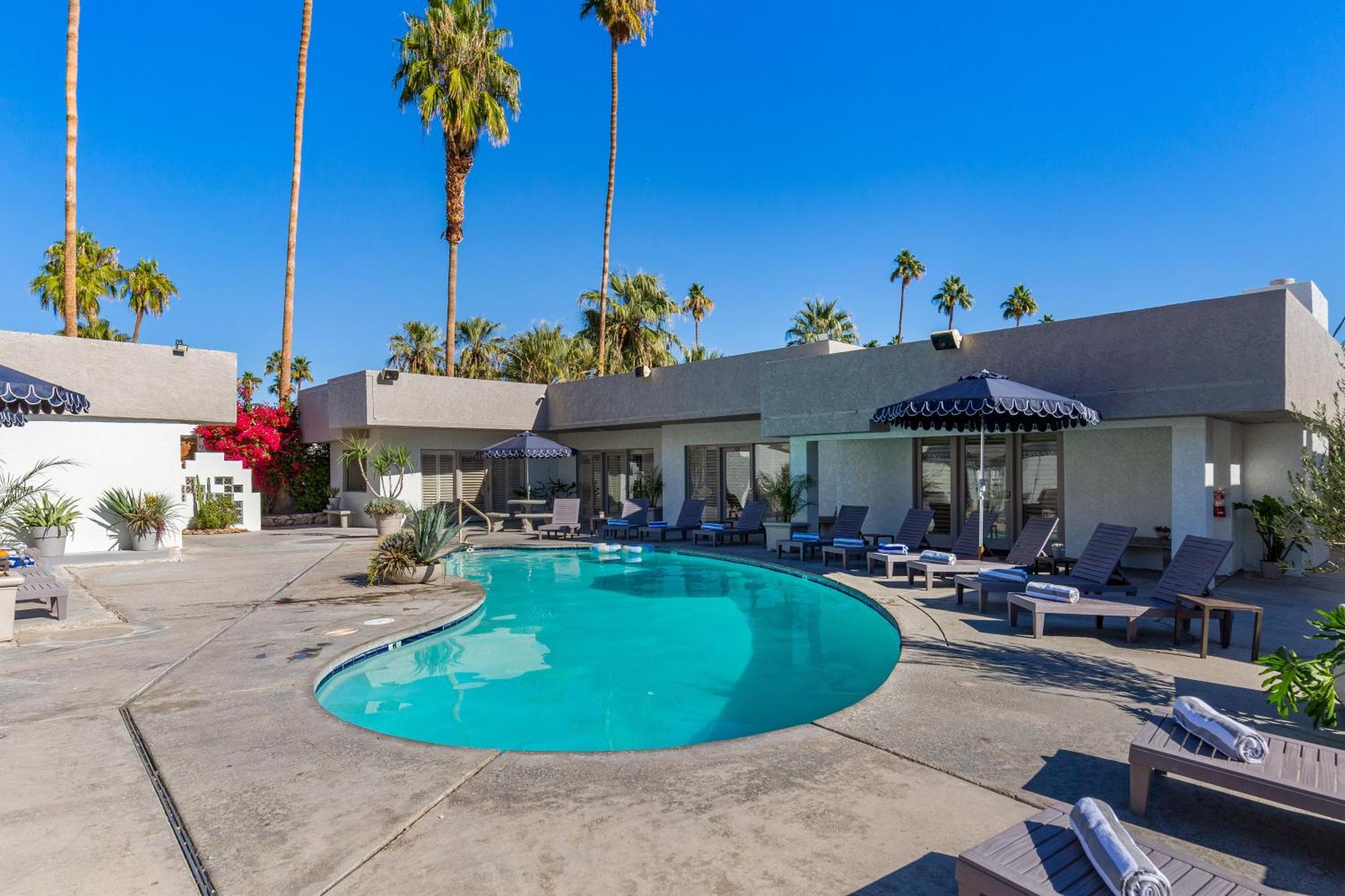 Casa Oliver Hotel & Resort - A Men'S Clothing Optional Resort In Palm Springs Bagian luar foto