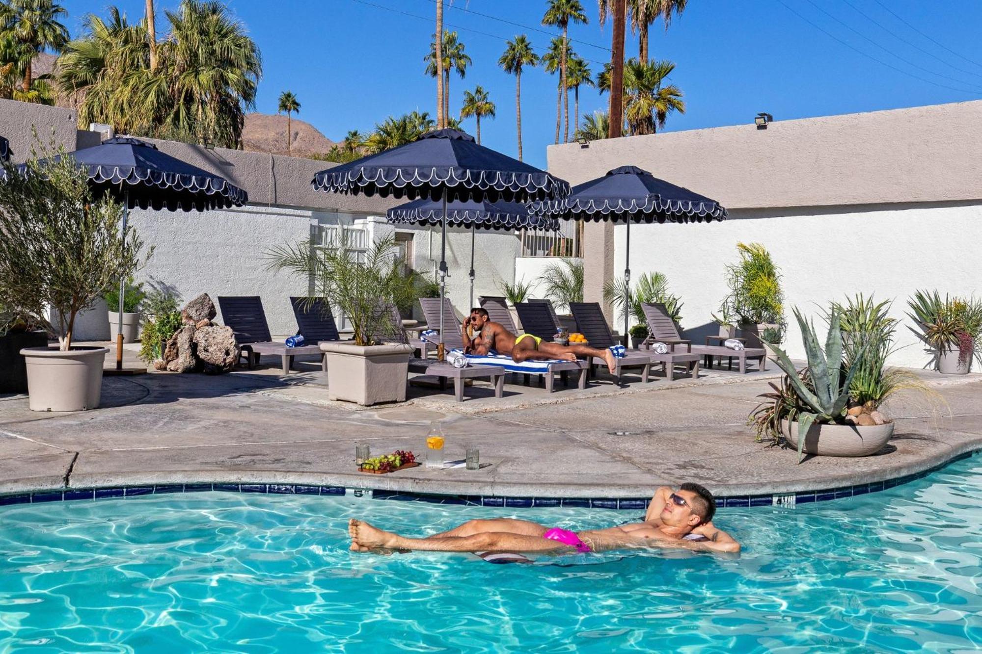 Casa Oliver Hotel & Resort - A Men'S Clothing Optional Resort In Palm Springs Bagian luar foto