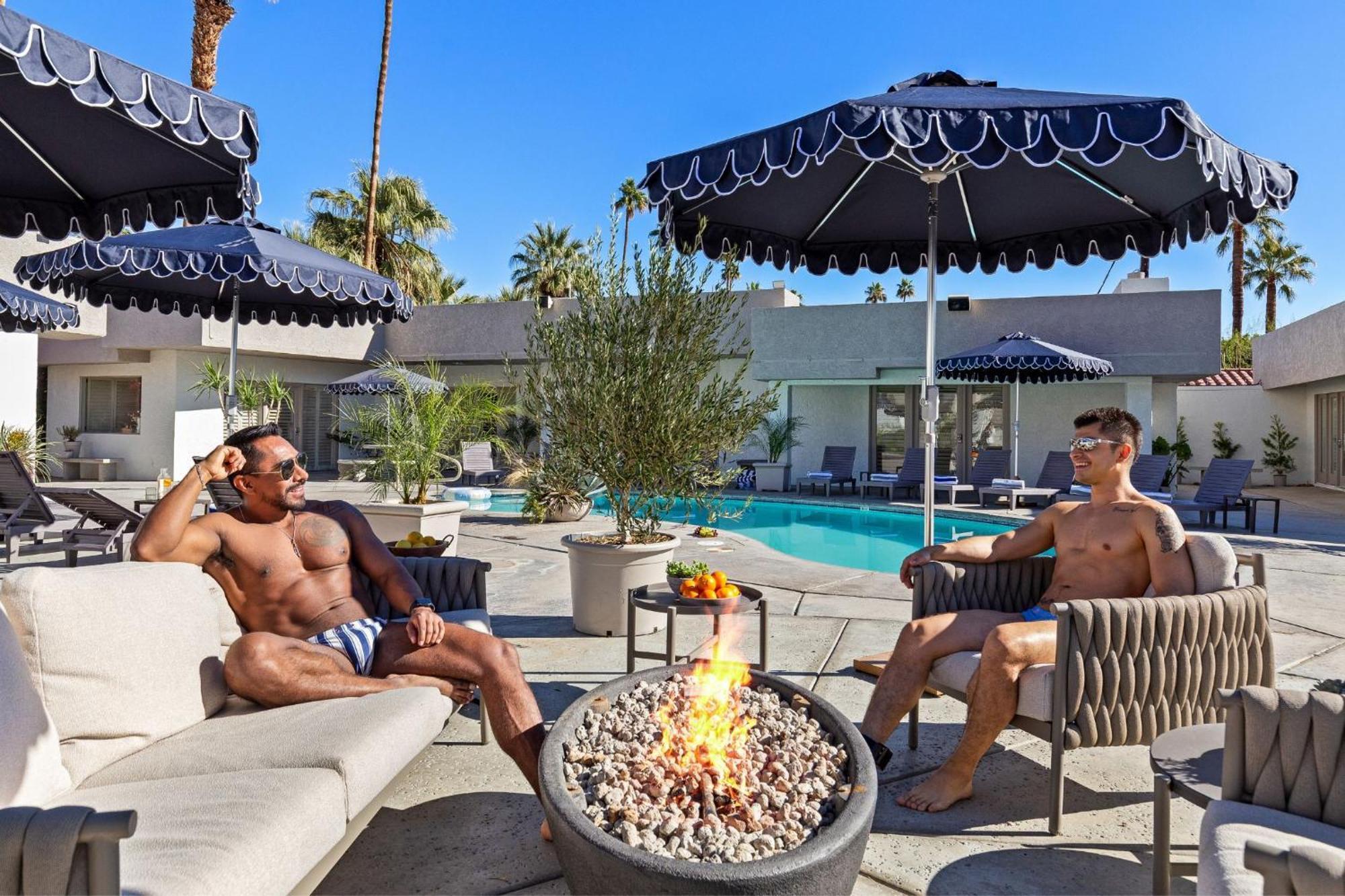 Casa Oliver Hotel & Resort - A Men'S Clothing Optional Resort In Palm Springs Bagian luar foto