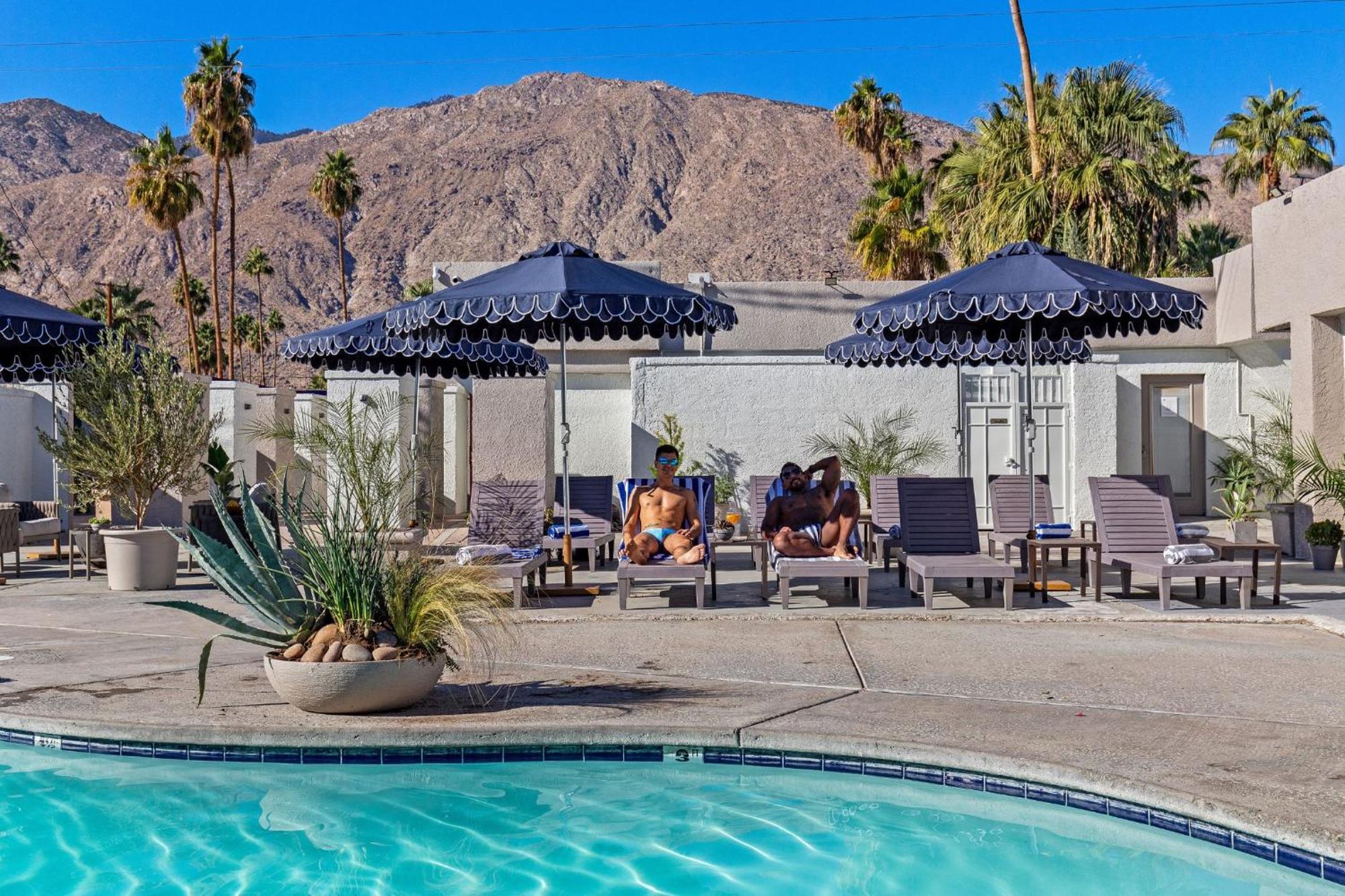 Casa Oliver Hotel & Resort - A Men'S Clothing Optional Resort In Palm Springs Bagian luar foto
