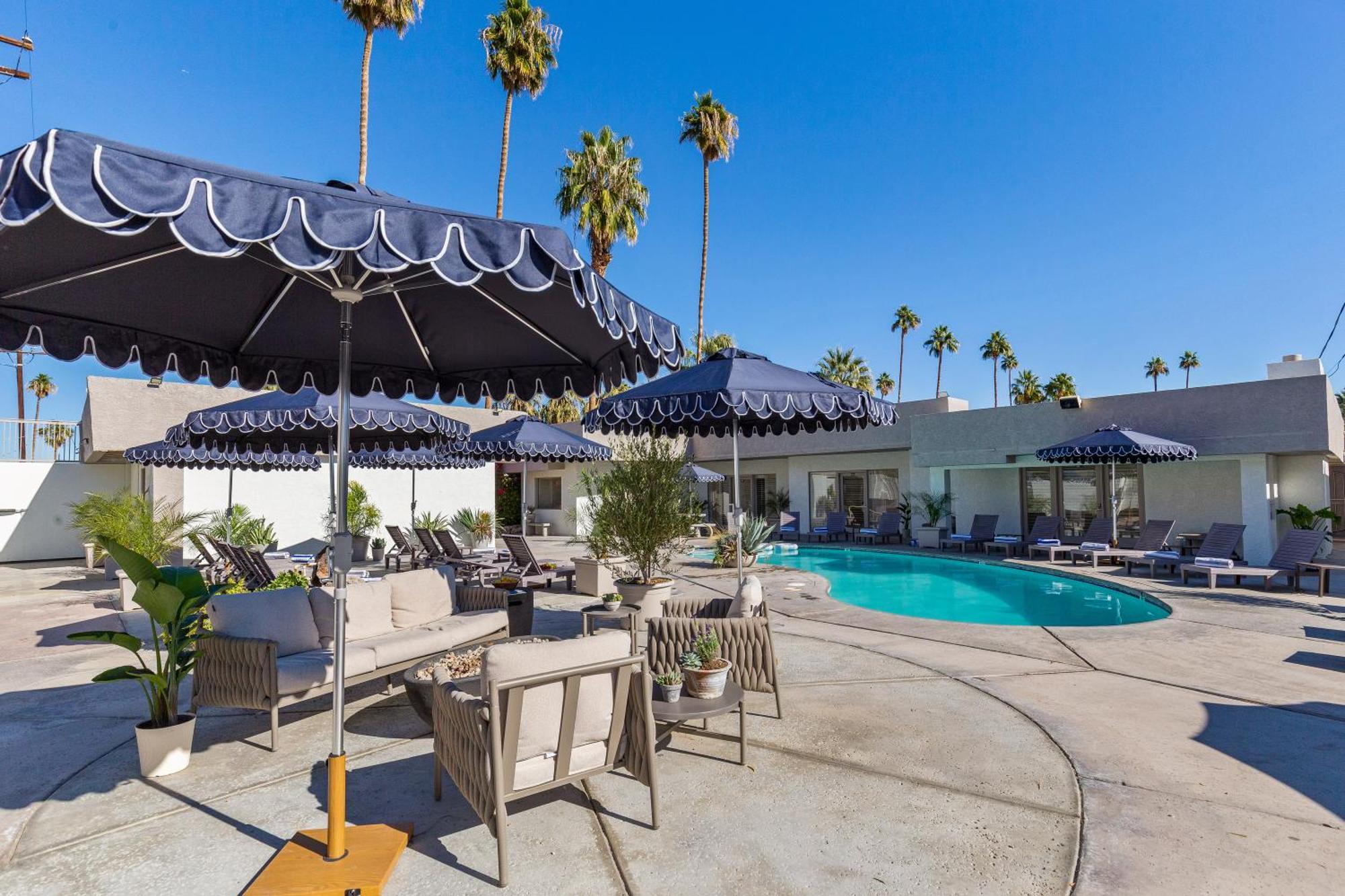 Casa Oliver Hotel & Resort - A Men'S Clothing Optional Resort In Palm Springs Bagian luar foto
